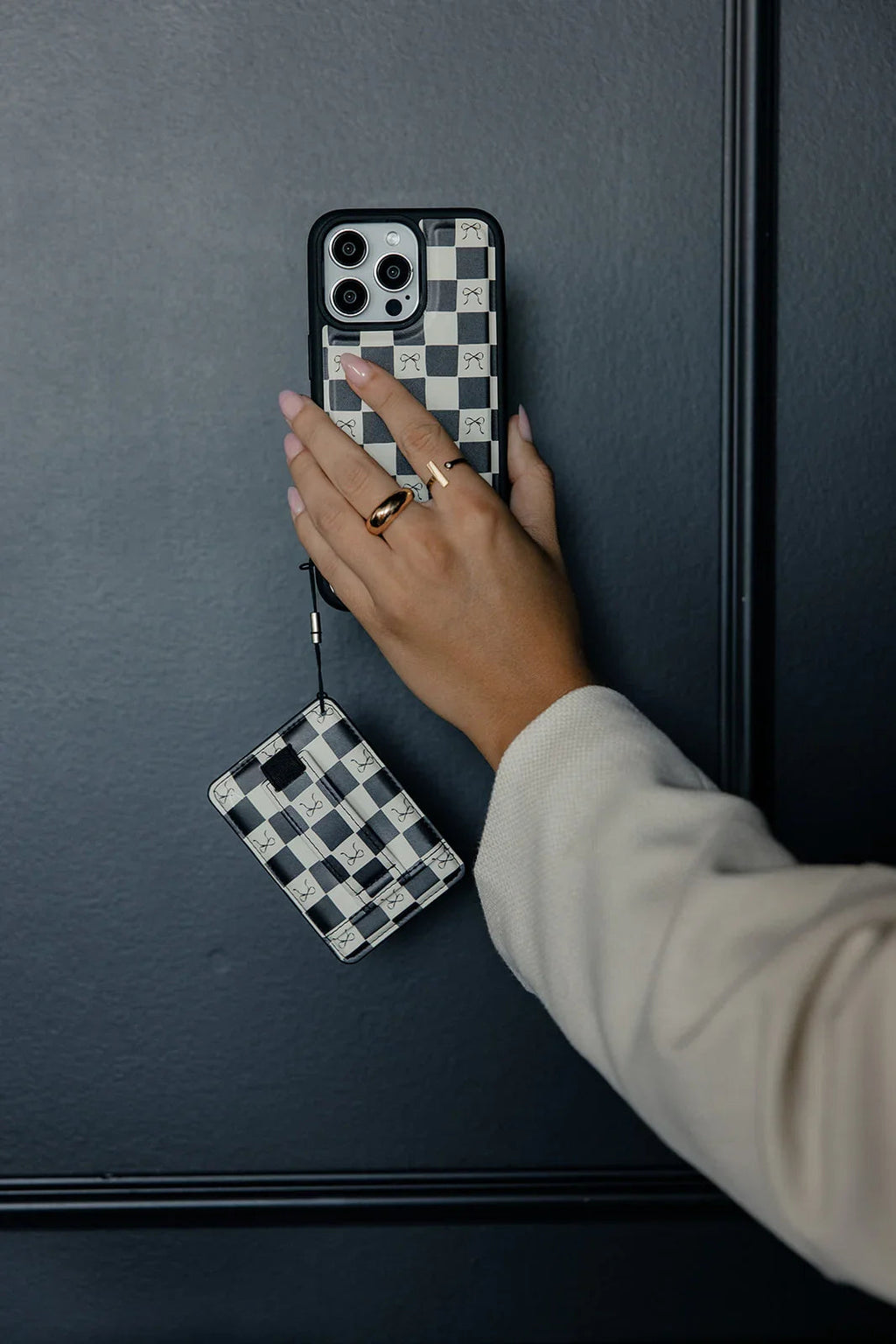 Bow Noir Magnetic Case and Wallet