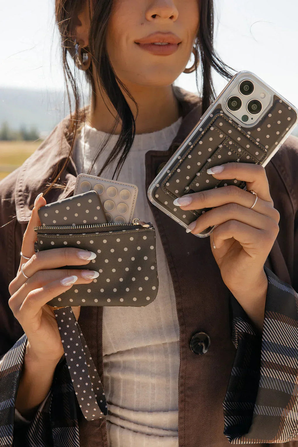 Cocoa Dot Magnetic Wallet