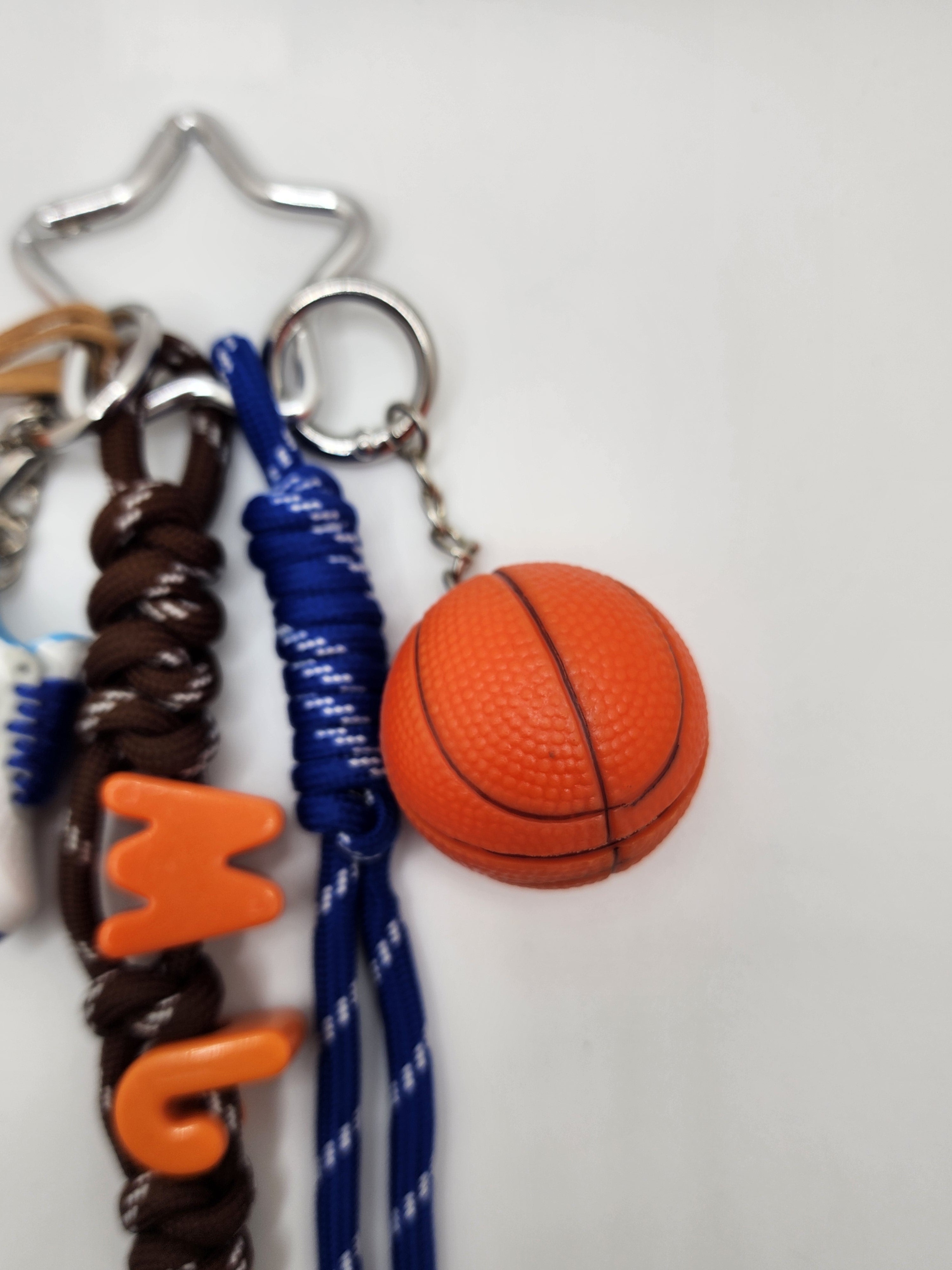 6er-Set Mini-Basketball-Schuh Schlüsselanhänger – Metall+Kunststoff – Für Fans, Als Geschenk, Party-Deko